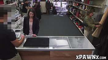 Handsome MILF sells her mouth and twat in the pawnshop