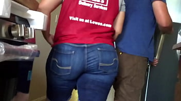 BIG FAT ASS PAWG IN JEAN SHORTS CANDID