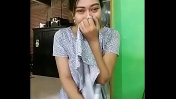Girl show pussy his bf