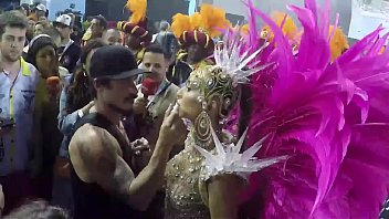 Bastidores do Carnaval 2019 antes da entrada no Sambódromo - Sabrina Sato - Gaviões da Fiel
